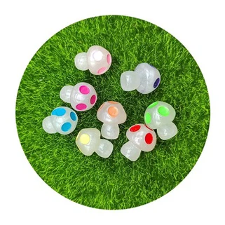 Zils mirdzums tumšajās sēnēs